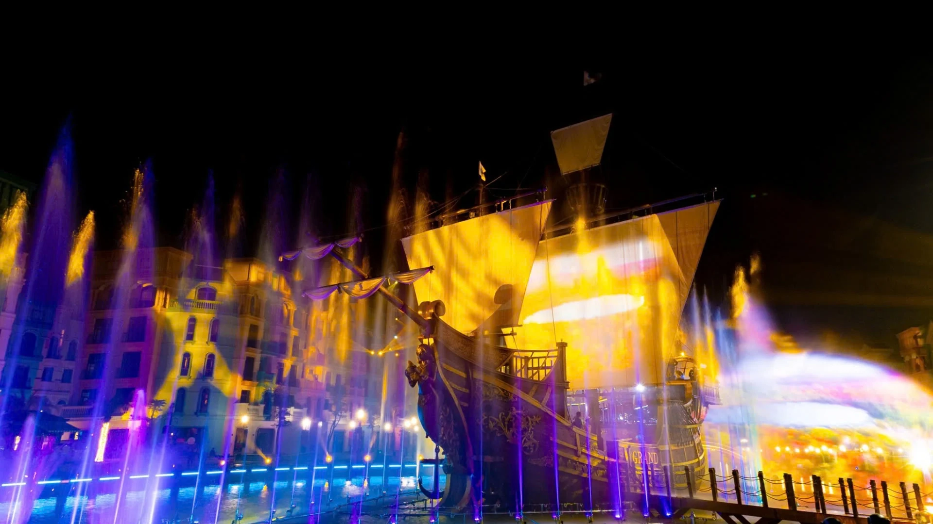 Day Tour | Instagram Mega Grand World Sunset & Night from Hanoi by E-car