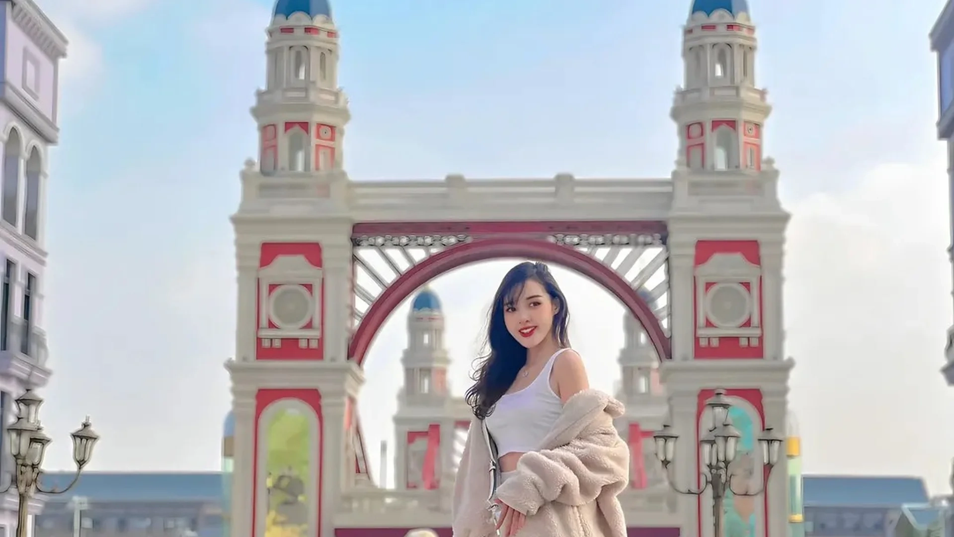 Day Tour | Instagram Mega Grand World Sunset & Night from Hanoi by E-car