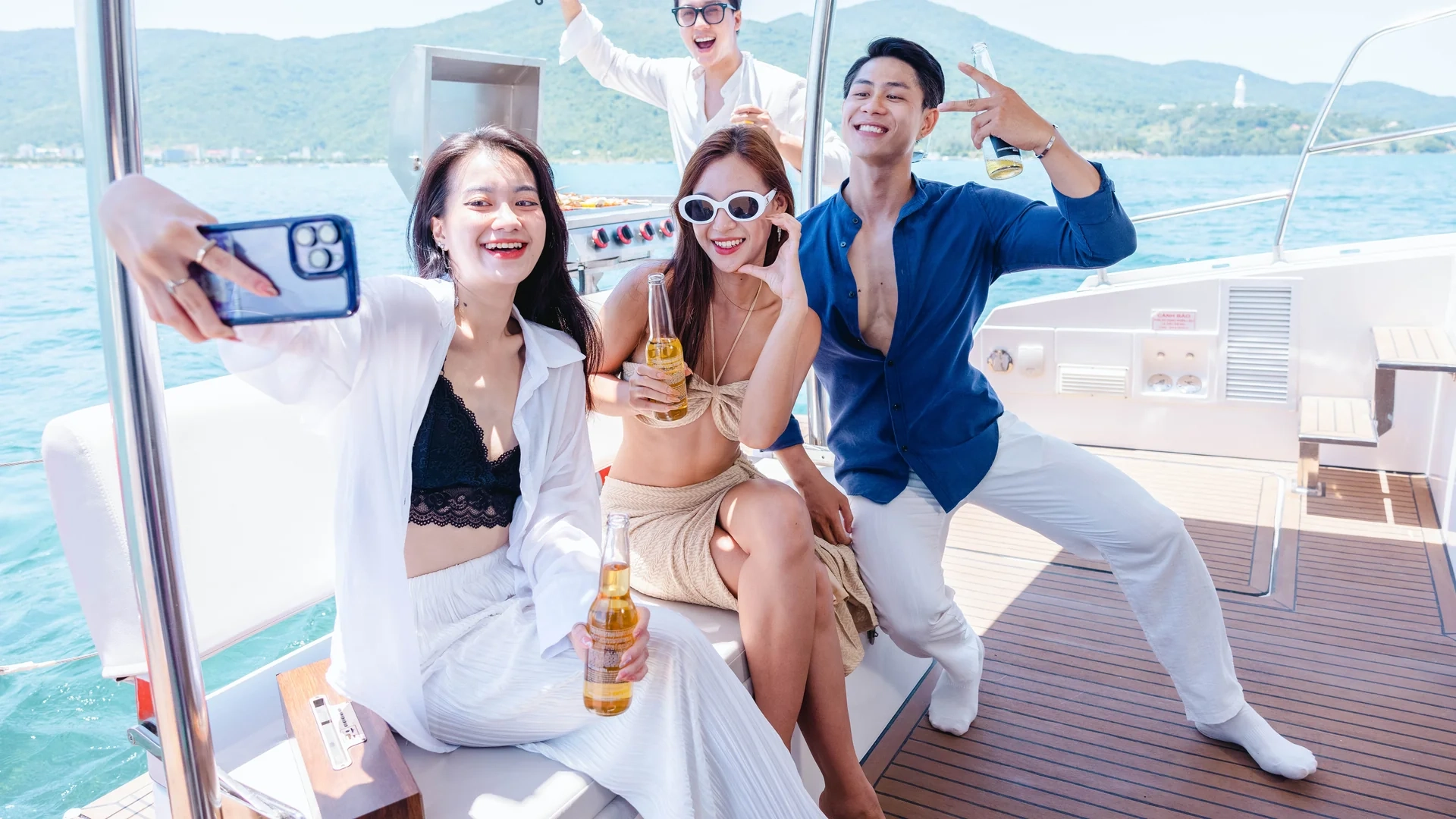 Private Tour | Enjoy an ultimate lifestyle with Aphrodite Yacht