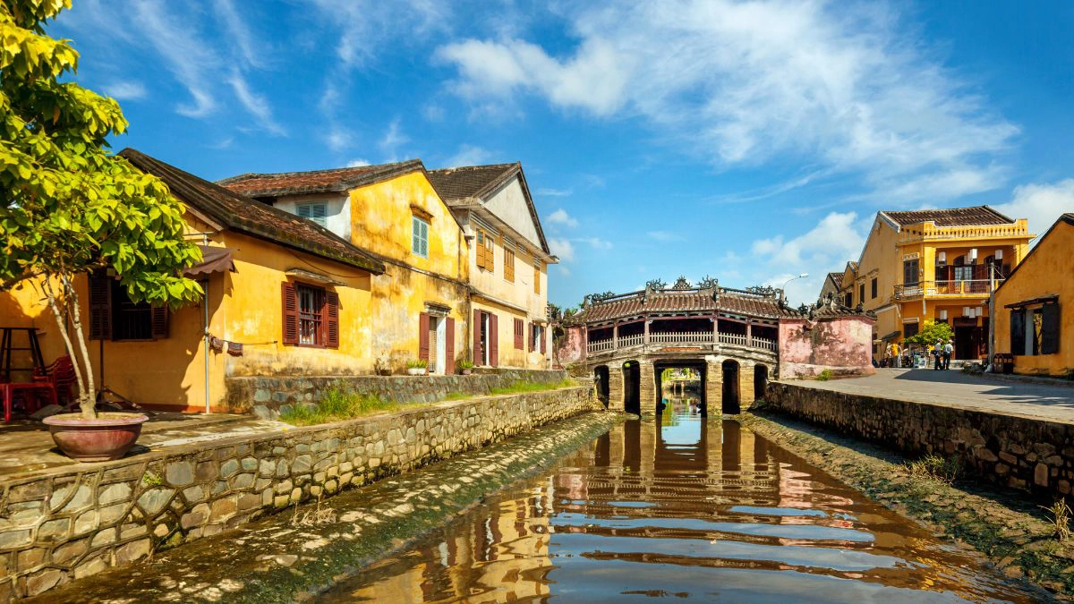 What time is it in Hoi An Vietnam? The ultimate local time & travel guide