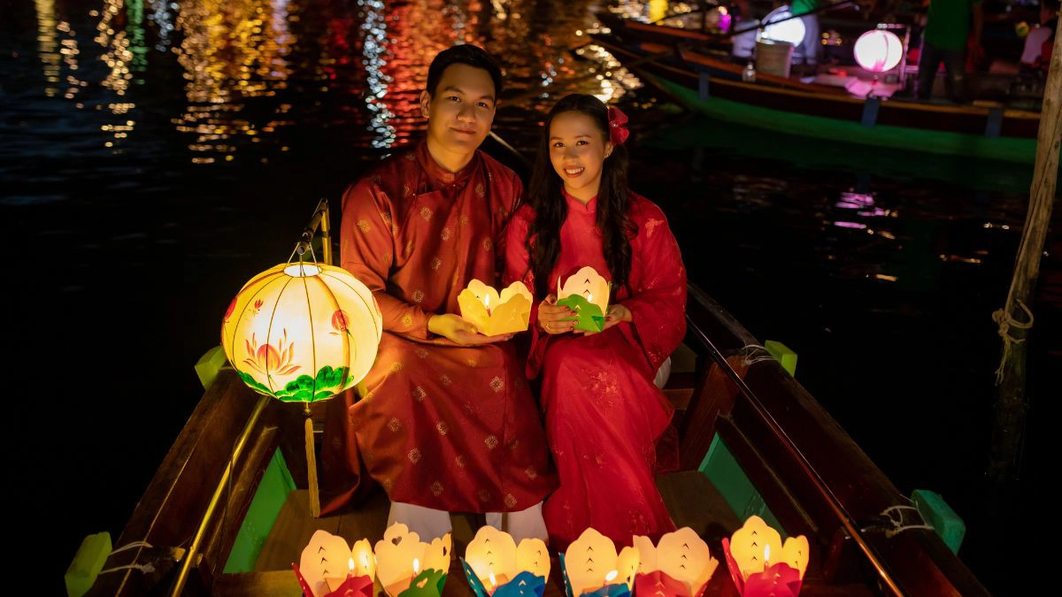 Things to do in Hoi An at night