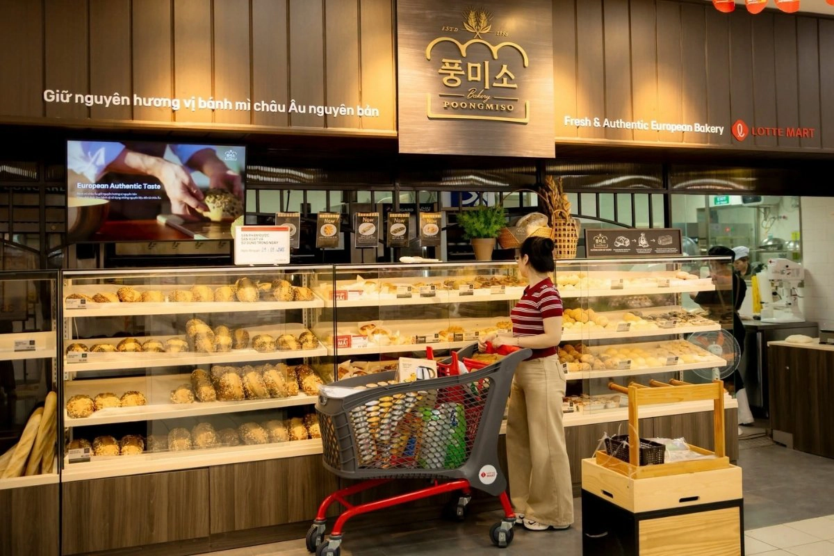 Bakery section at Lotte Mart Vung Tau
