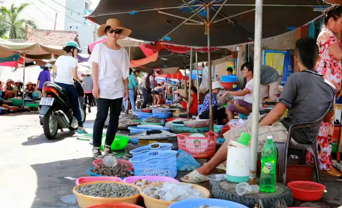 Ben Dinh Seafood Market